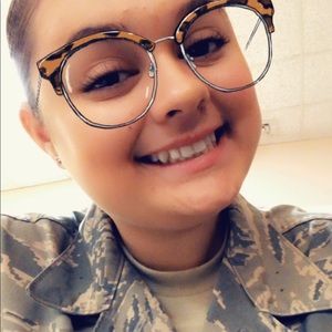 Meet your Posher, Victoria